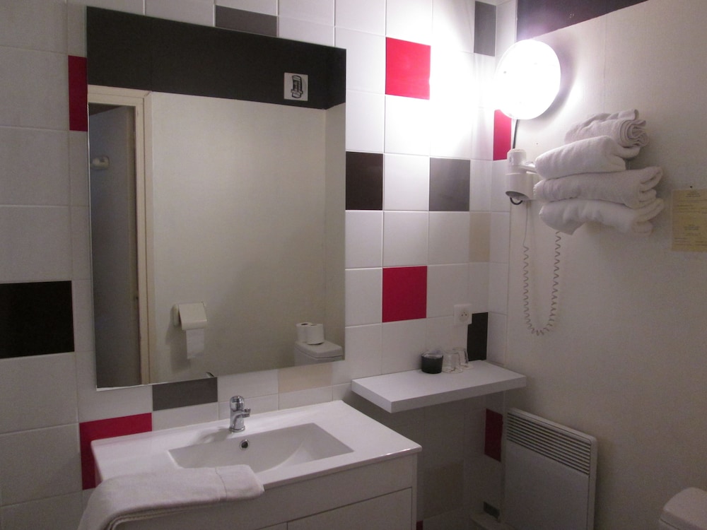 HOTEL LES GRAVADES 37/38