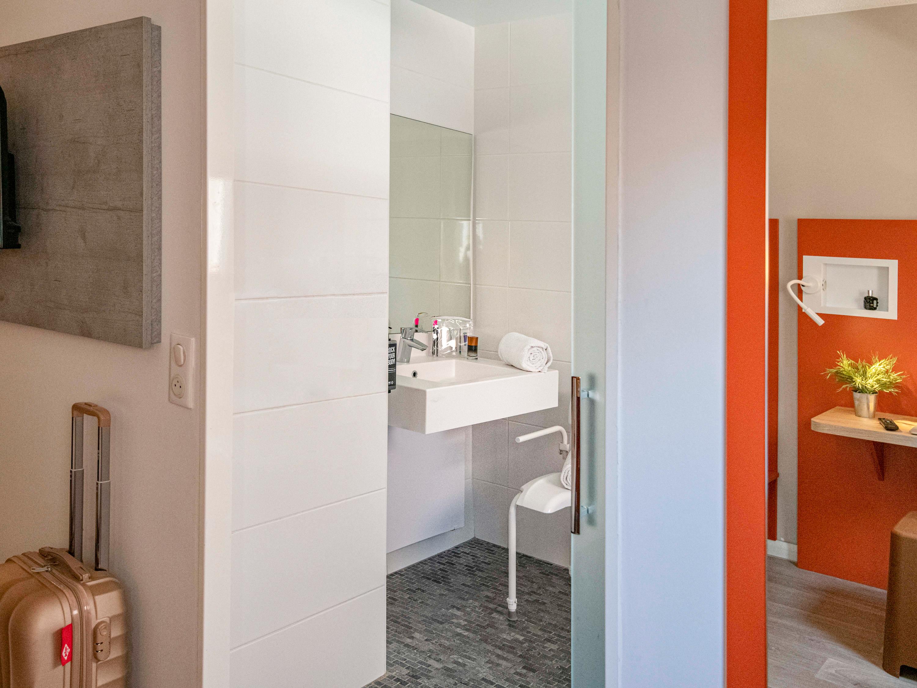 غرفة ثلاثية بسرير مزدوج، IBIS BUDGET NICE CALIFORNIE LENVAL 8/9