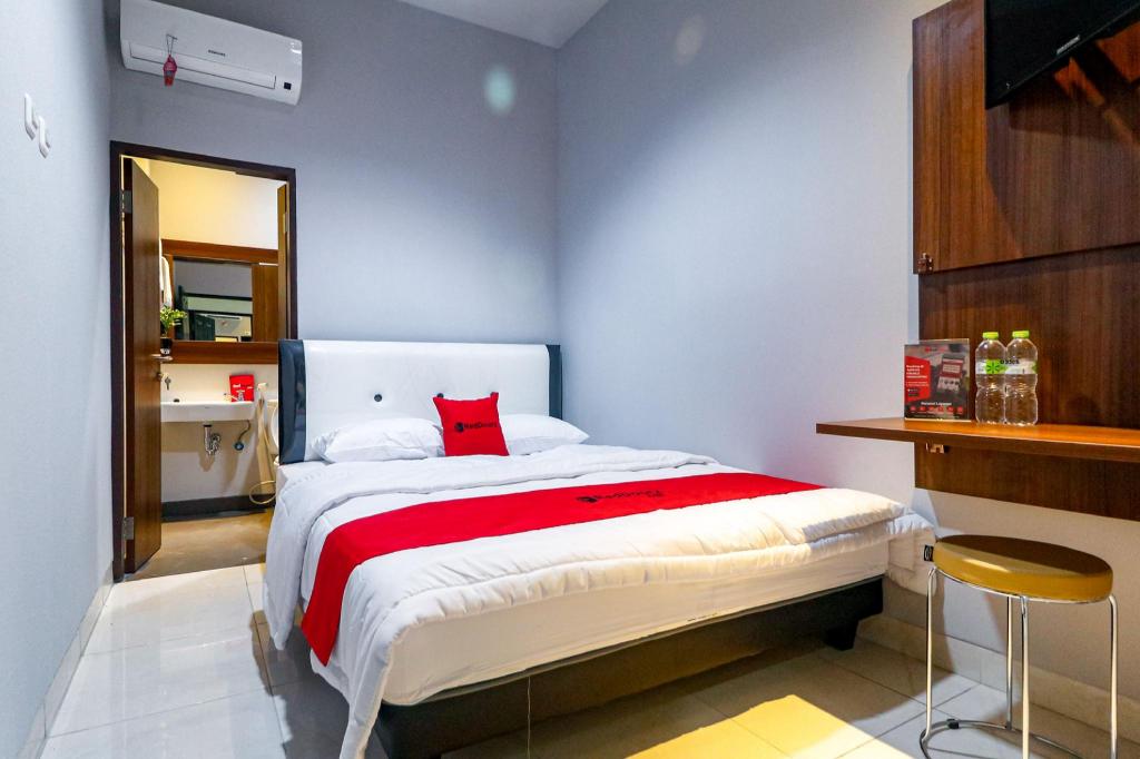 Reddoorz Near Kebon Jeruk Jakarta 20/32