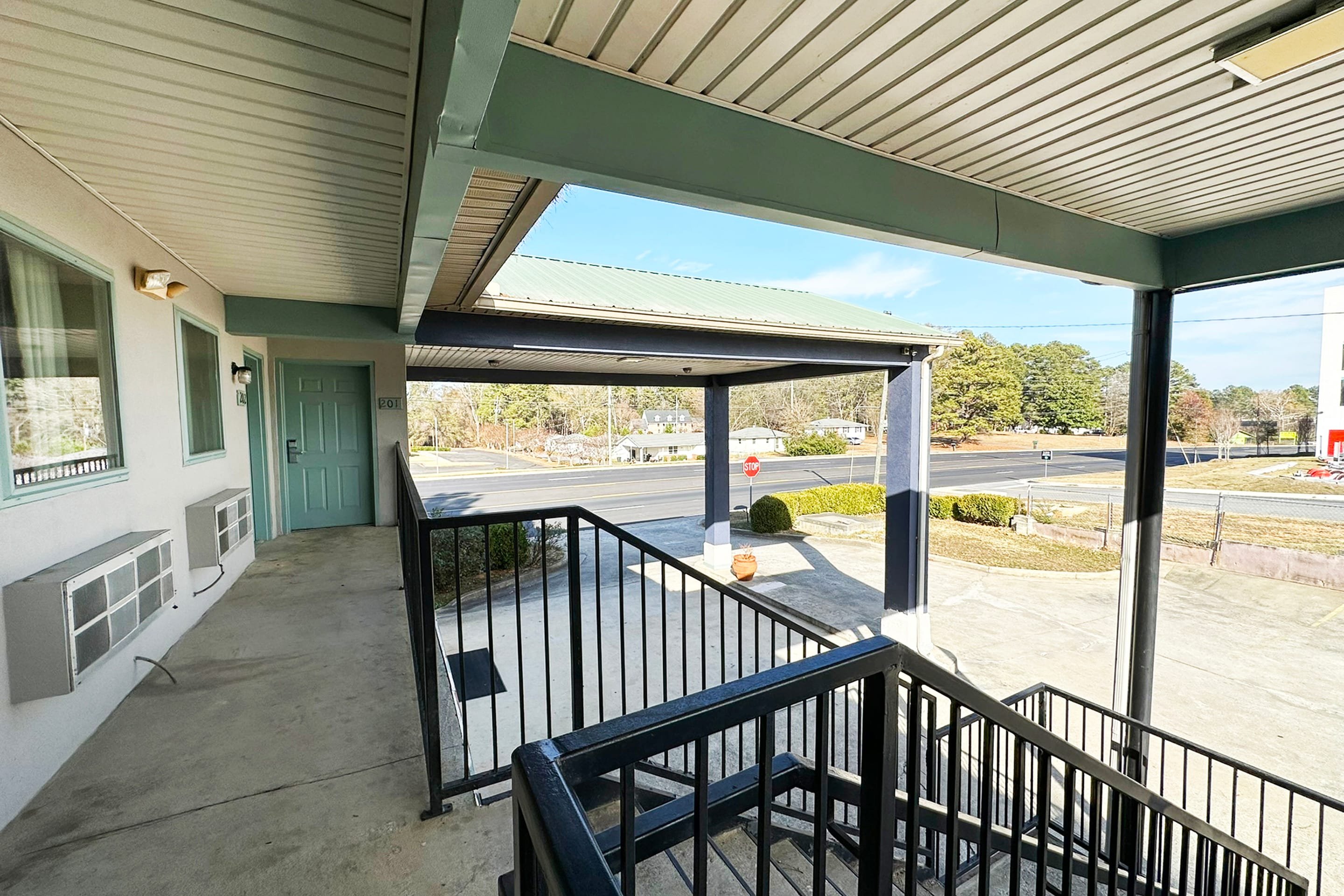 Garden Inn & Suites 10/17