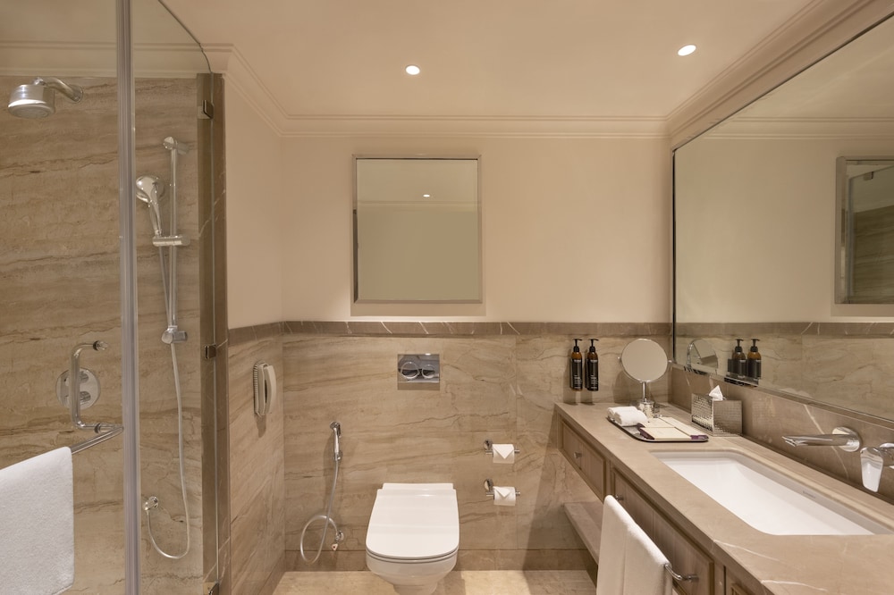 Aurika by Lemon Tree Hotels, Mumbai International Airport 49/50