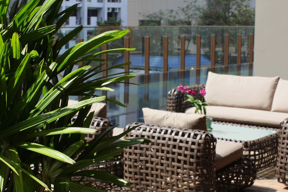HANSAR BANGKOK 43/83
