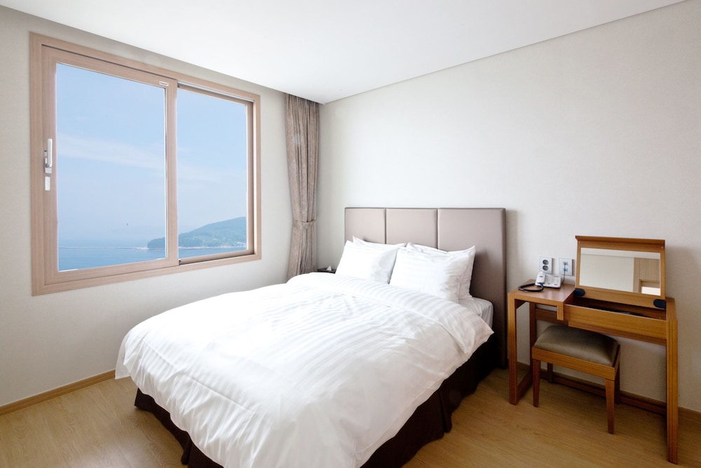 Sono, Water, Suite, 3 Futon Beds, Panoramic View, Kitchen