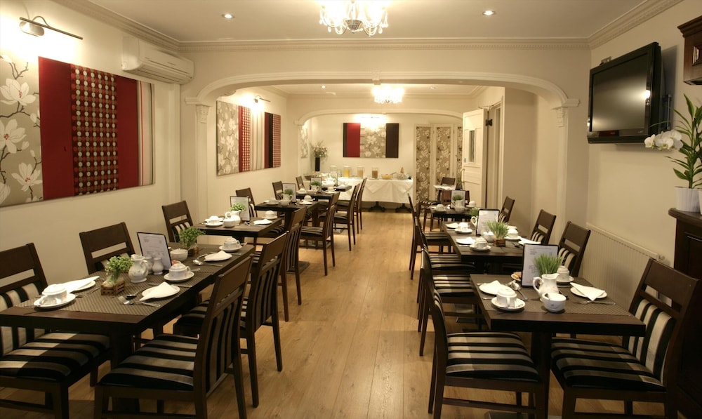 London Lodge Hotel 61/72