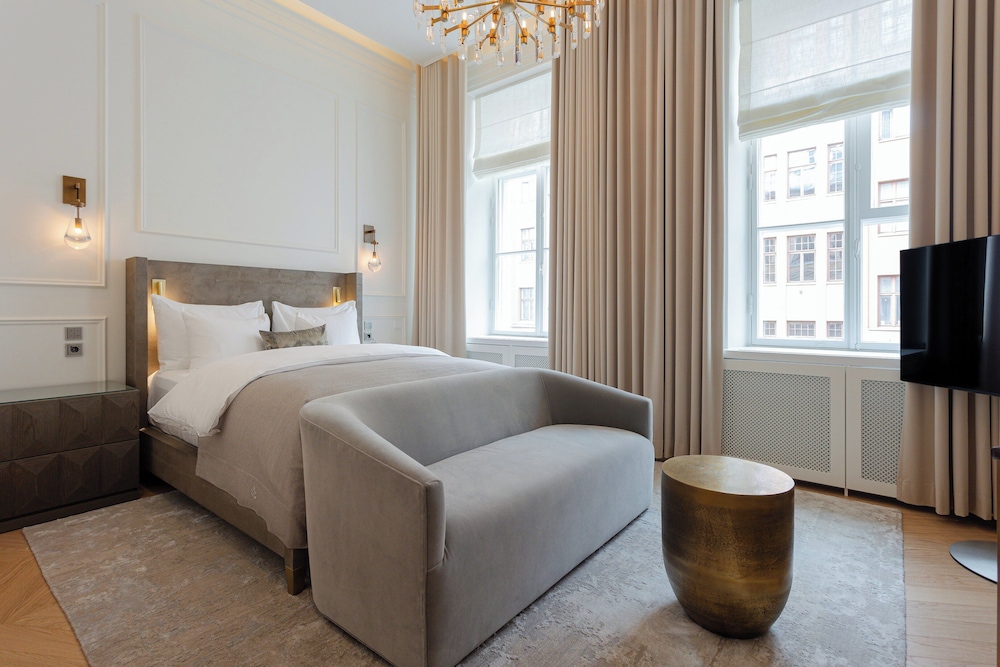 DELUXE, DOUBLE BED