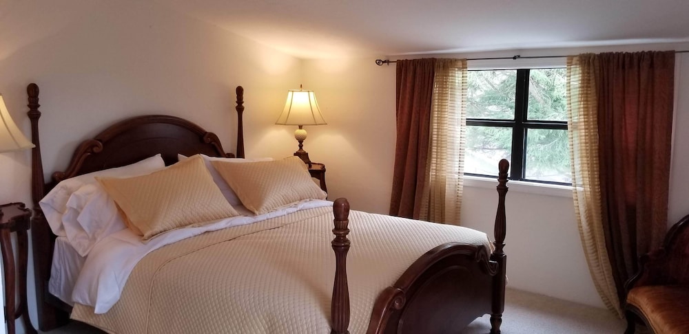 Lily Creek Lodge 32/68
