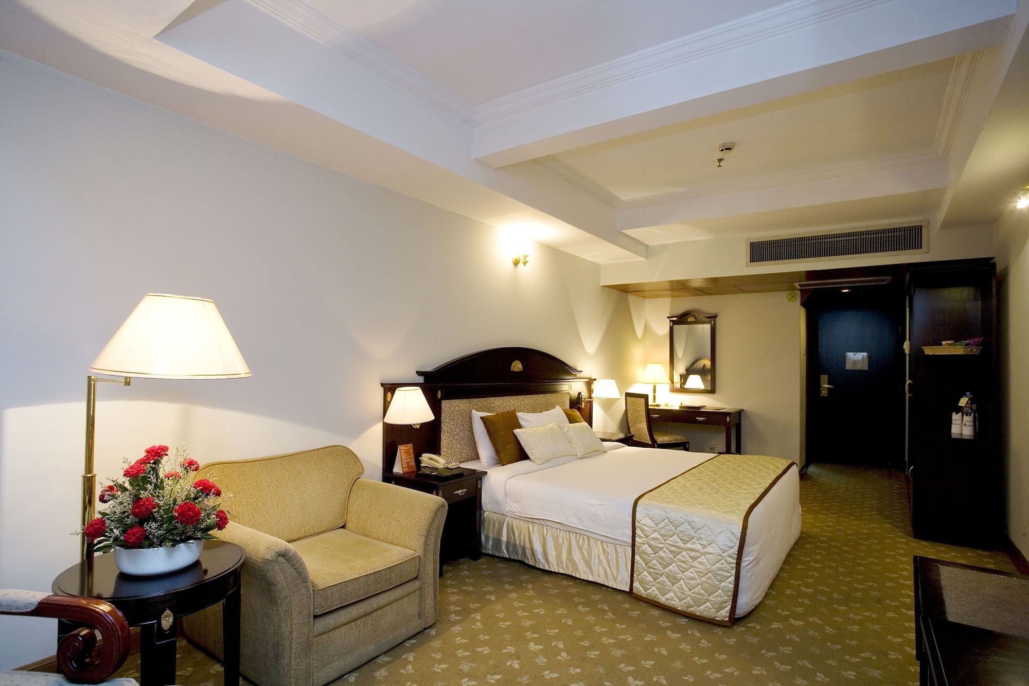 غرفة ديلوكس بسرير كينج، Hotel Sarina 16/21