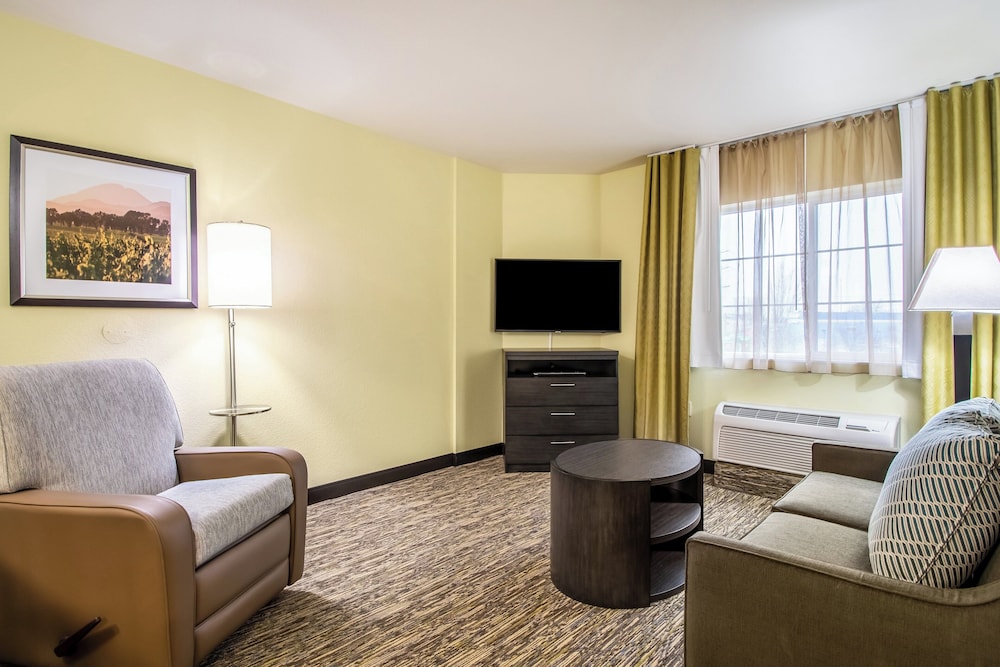 Candlewood Suites 30/48