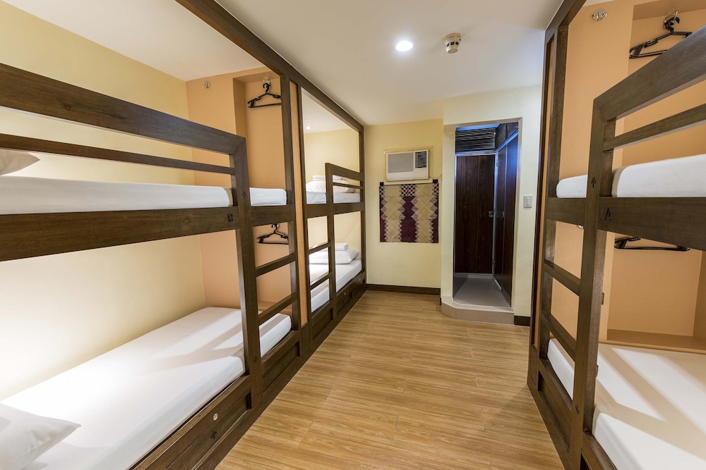 Kabayan Hotel Pasay 33/70