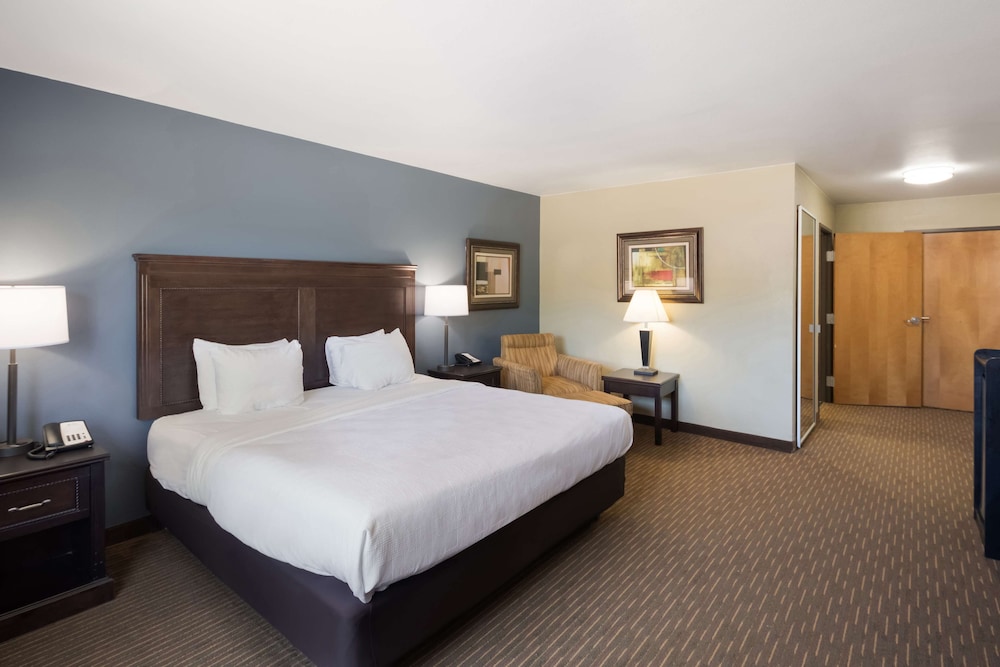 Best Western Temple Inn & Suites 15/31