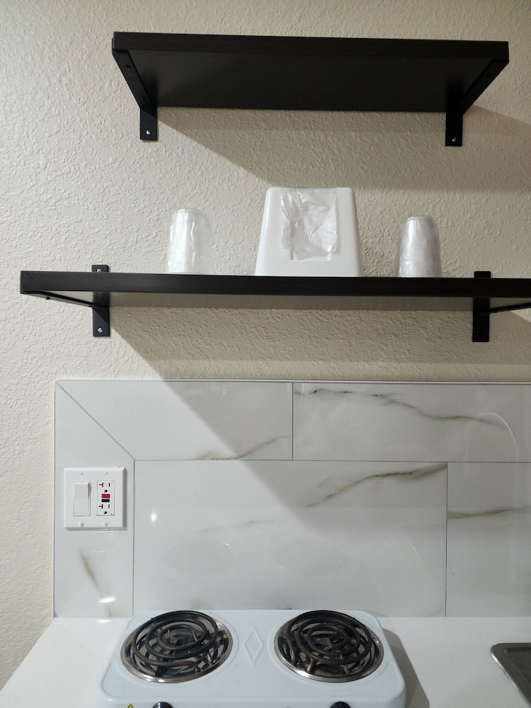 Studio6 Suites Cameron Park, CA - Folsom 12/40