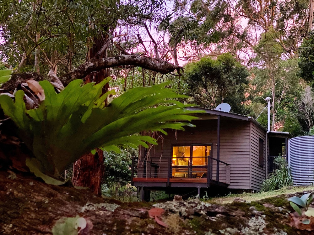 Whispering Valley Cottage Retreat in Witta