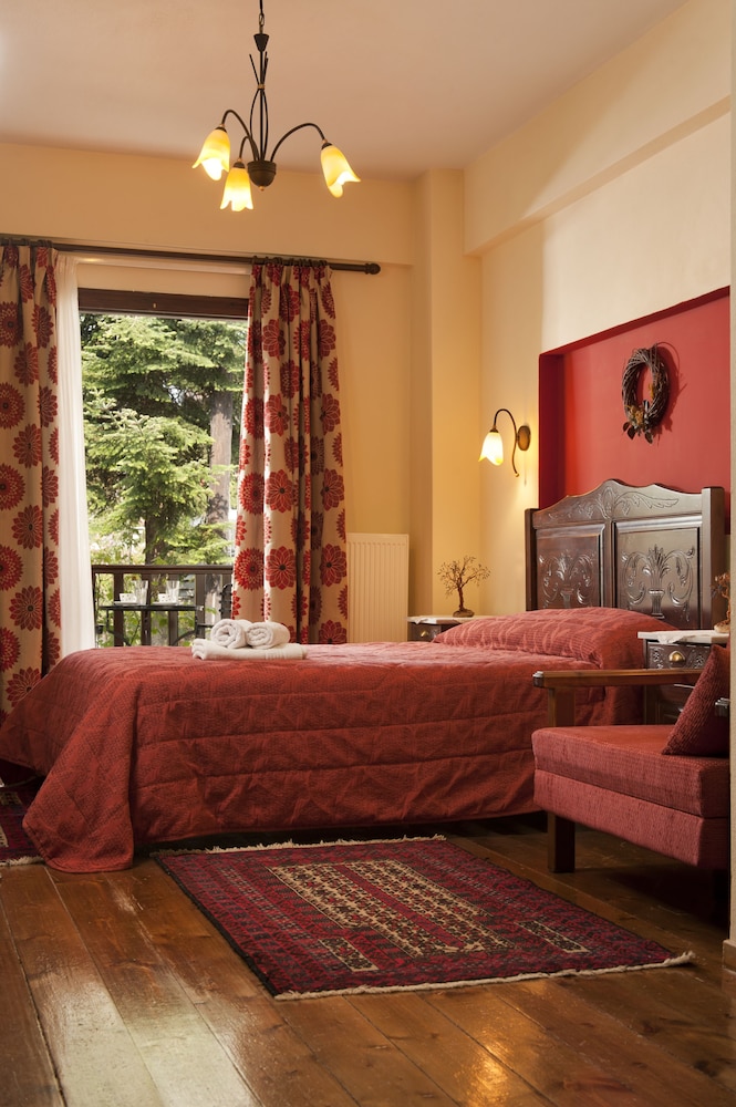 Fretzato Traditional Guest House 32/42