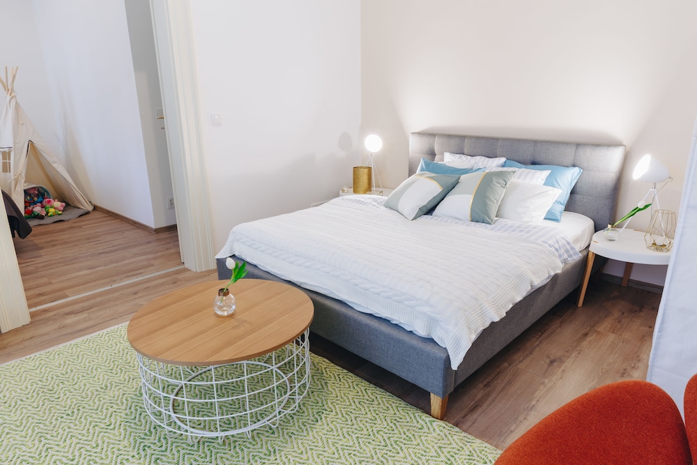 2 BEDROOMS, DELUXE, APARTMENT, KITCHEN