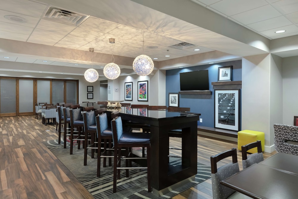 Hampton Inn Emersonlakepoint Ga 42/55