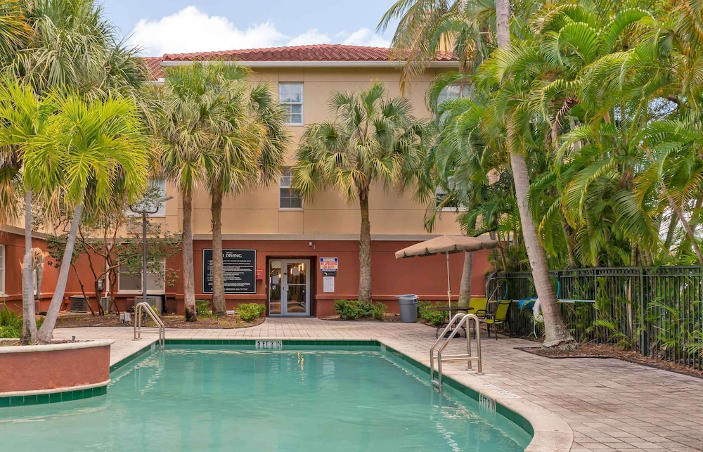 Extended Stay America Premier Suites - Fort Lauderdale - Cypress Creek - Park North 52/59