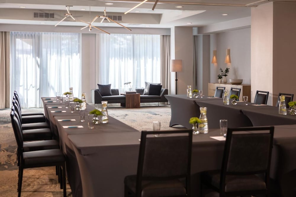 Glover Park Hotel Georgetown 44/54
