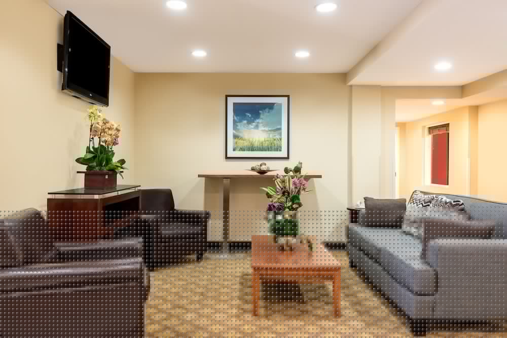 Candlewood Suites LAX Hawthorne 19/36