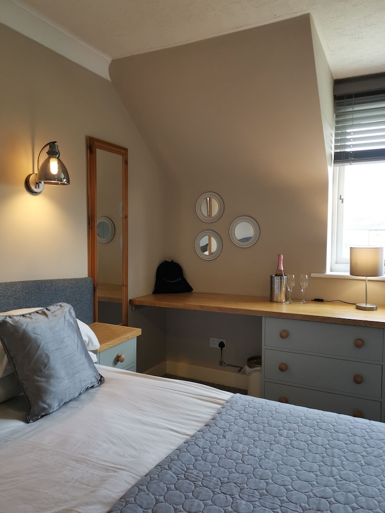 The River Haven Hotel 16/39