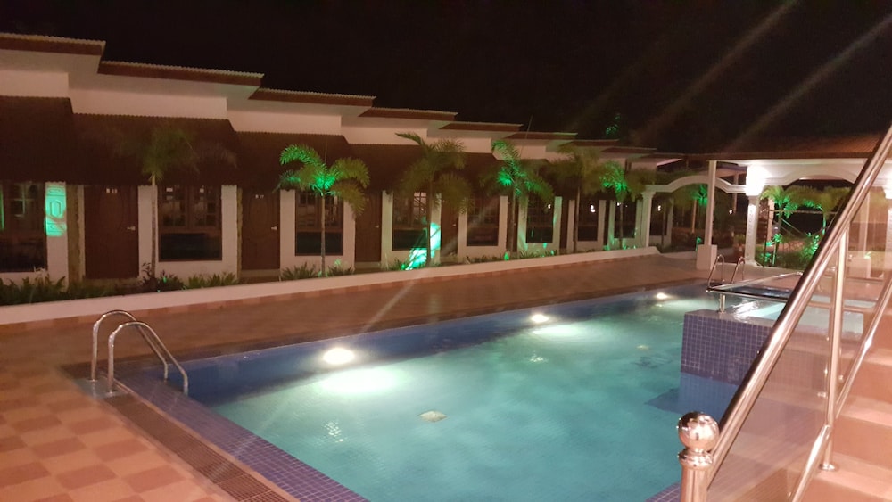 Al Safina Kijal Beach Resort & Restaurant 26/47