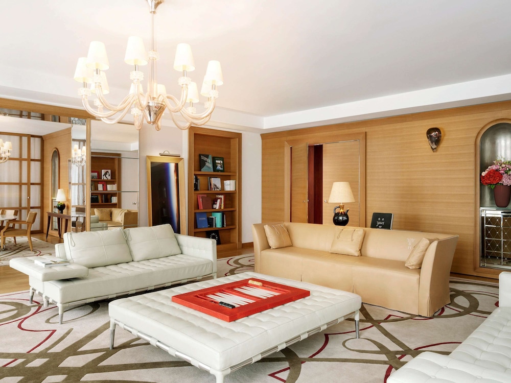 Le Royal Monceau Raffles Paris 6/80