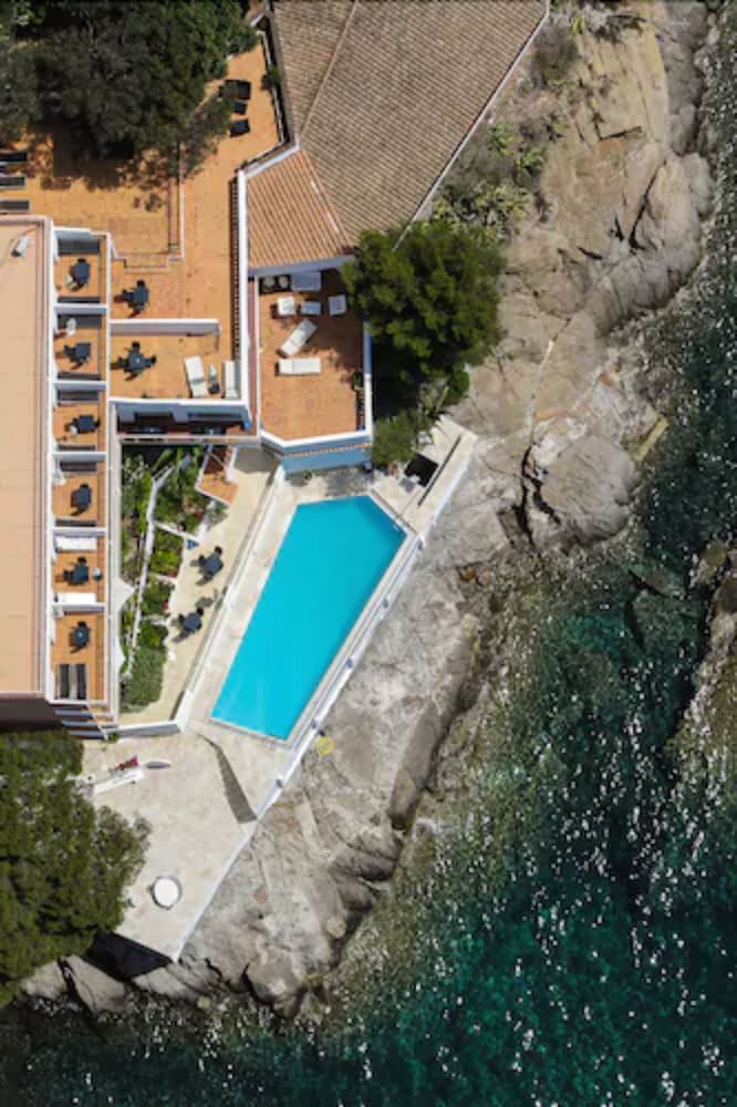 Hotel La Calanque 31/37