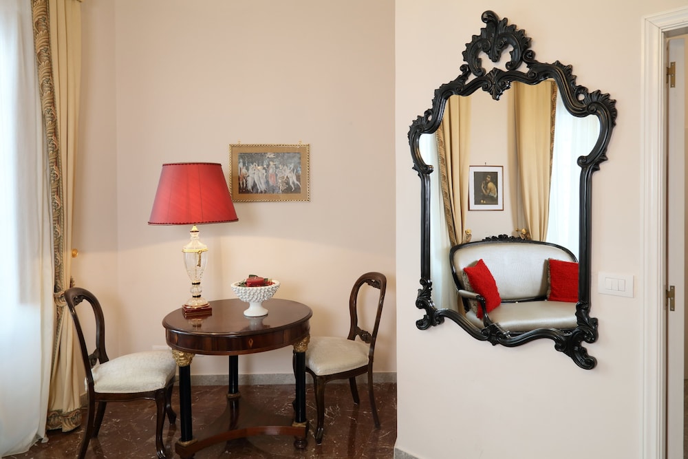 Porta Di Mezzo Luxury B And B 22/38