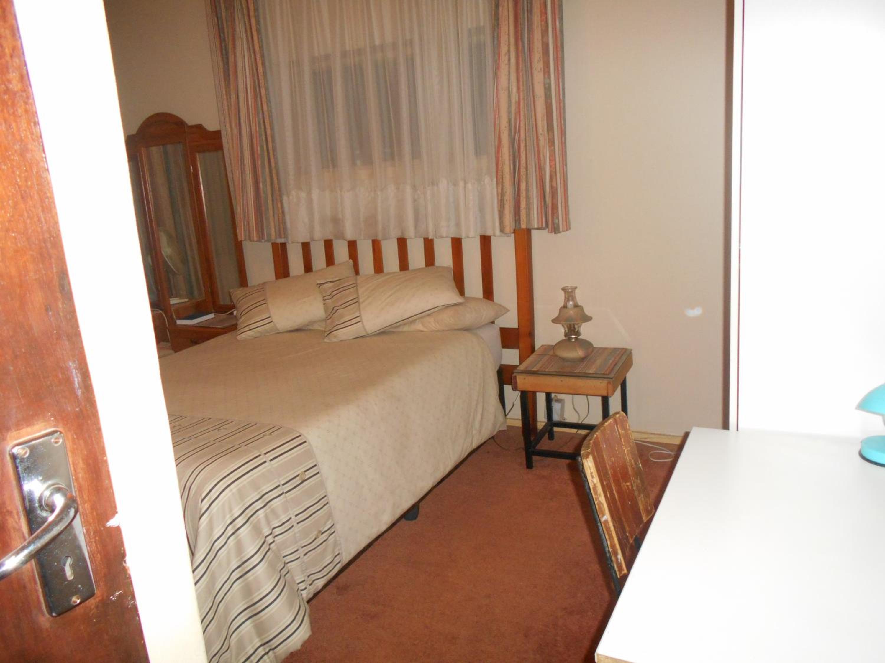 Pilot Inn Accommodation 13/26