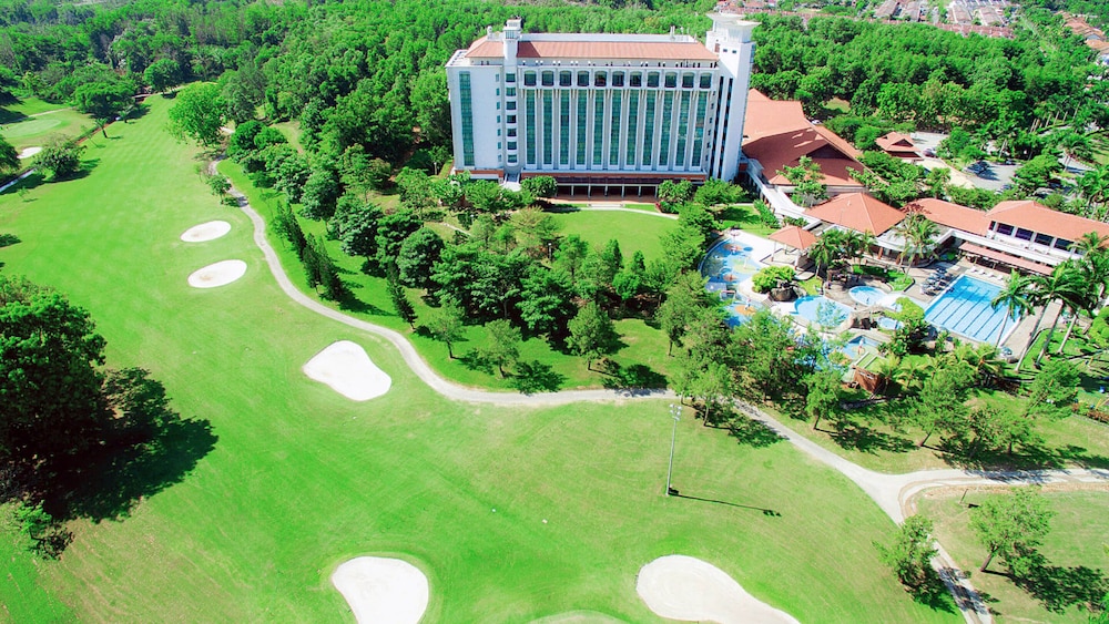 Nilai Springs Resort Hotel 53/57