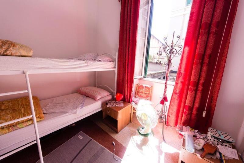 Sunshine Hostel 4/15