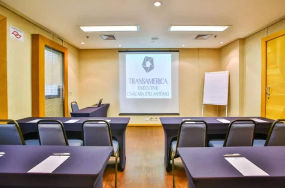Transamerica Executive Chacara Santo Antonio 38/46