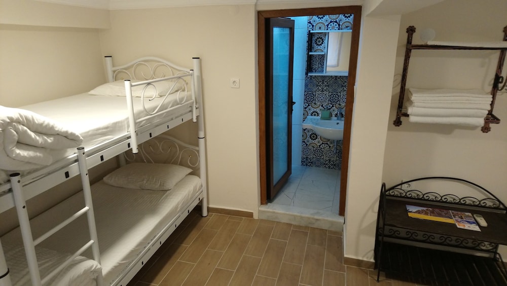 Ena Serenity Boutique Hotel 48/73