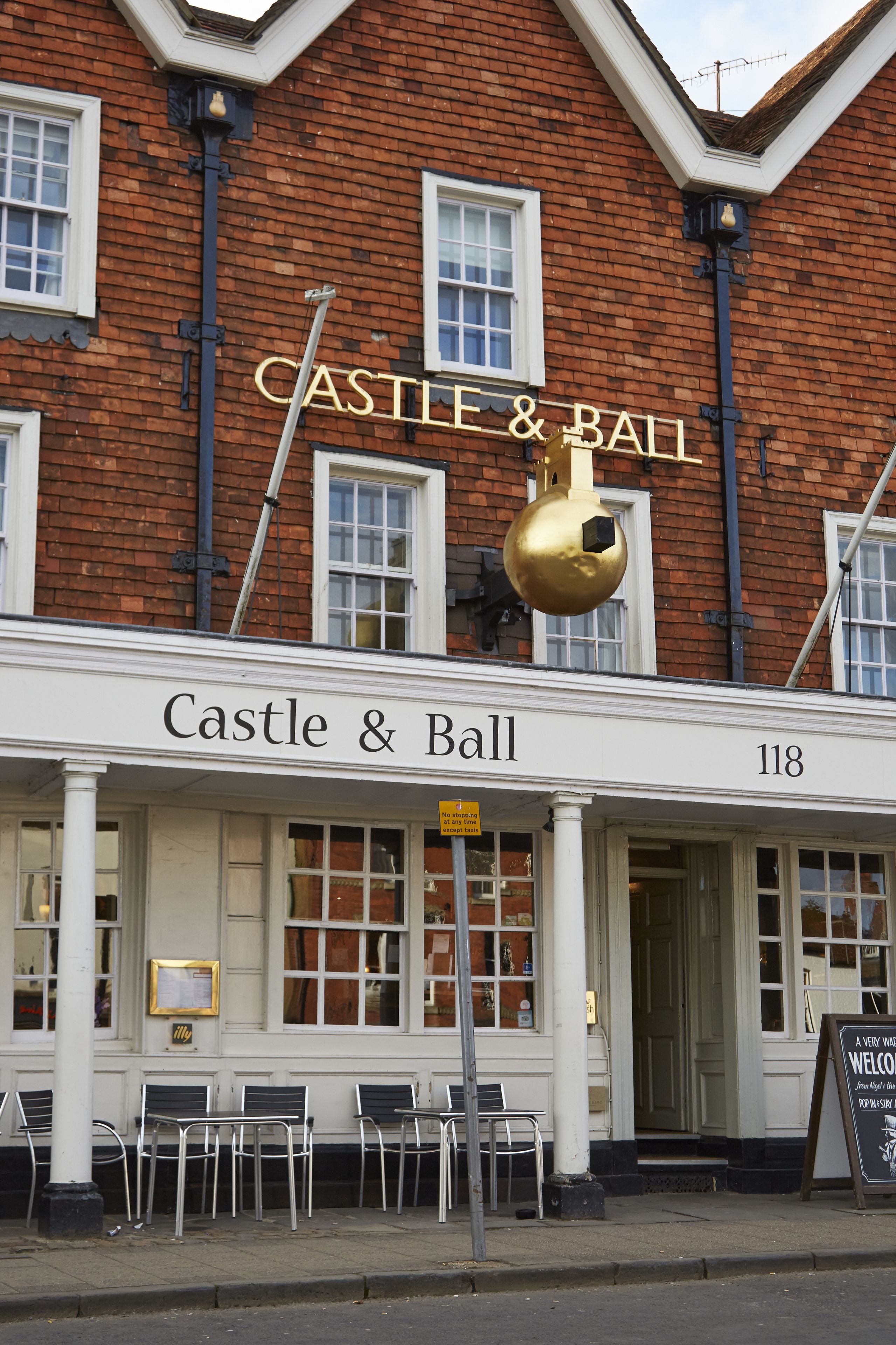 Castle and Ball Hotel 3/19