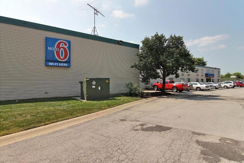 Motel6 Merrillville, IN 39/53
