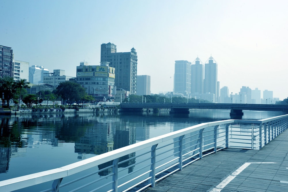 CHECK inn Express Kaohsiung Love River 42/66