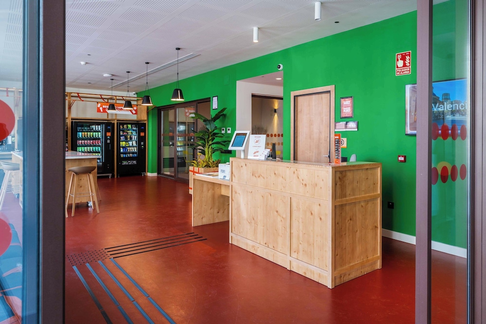 easyHotel Valencia Ciutat Vella photo4