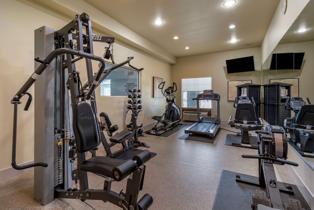 Best Western Plus Monica Royale Inn & Suites 18/31