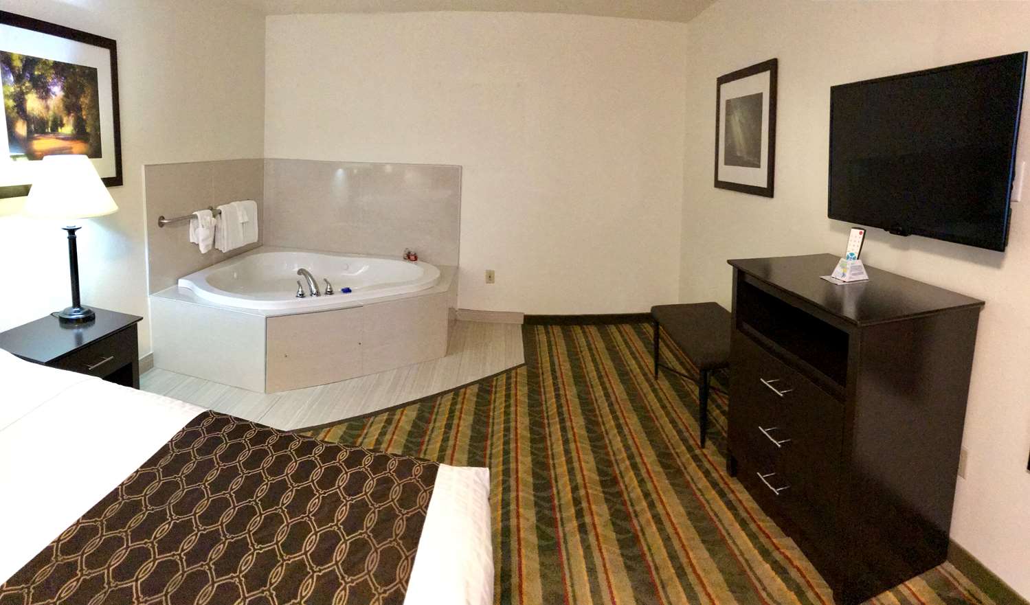 Best Western Visalia Hotel 55/55