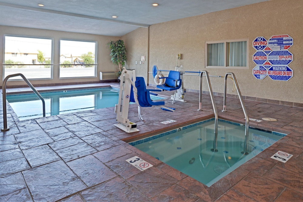 Americas Best Value Inn Westmorland 21/28