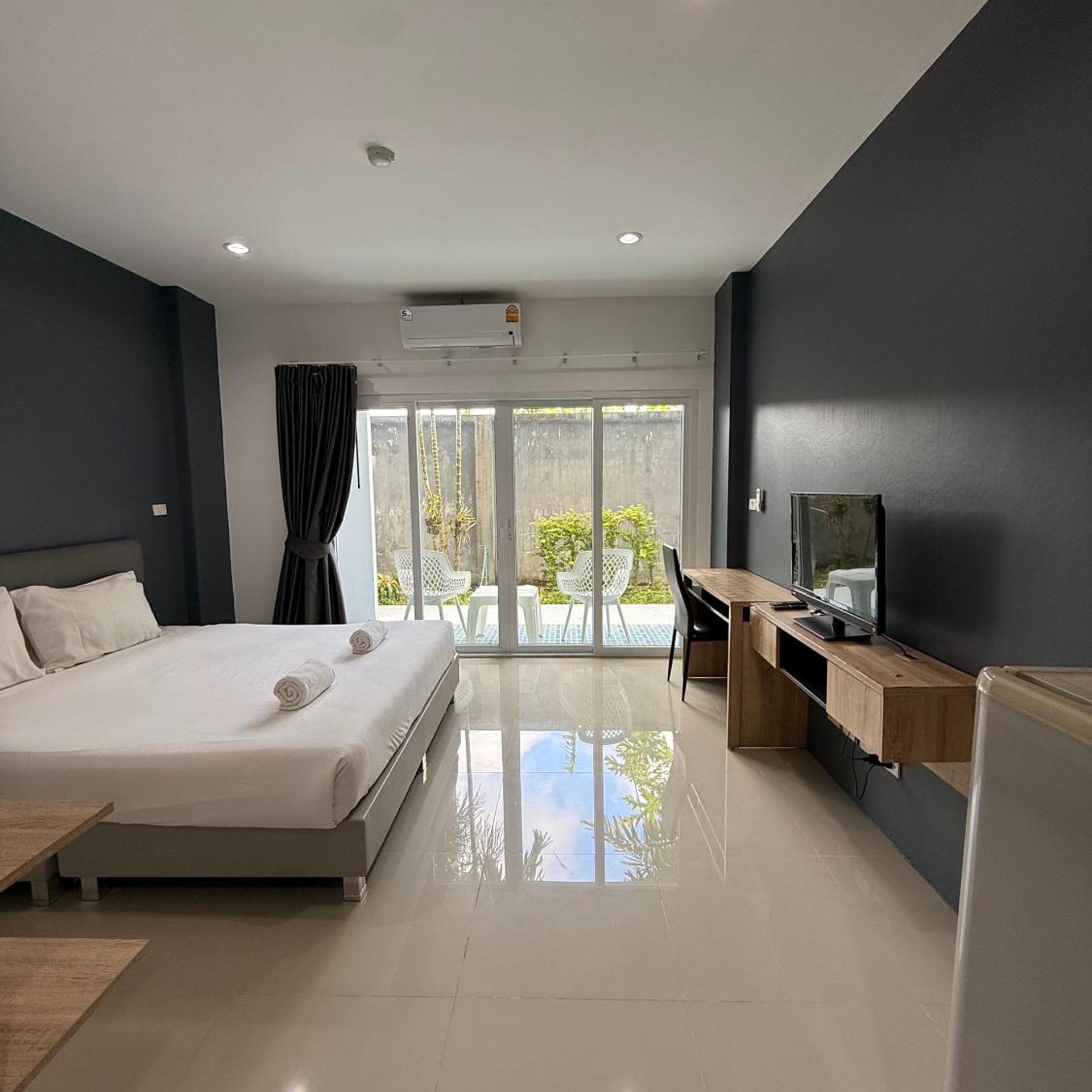 Room, Double Bed, Garden View, Big Buddha Hill Side 7/10
