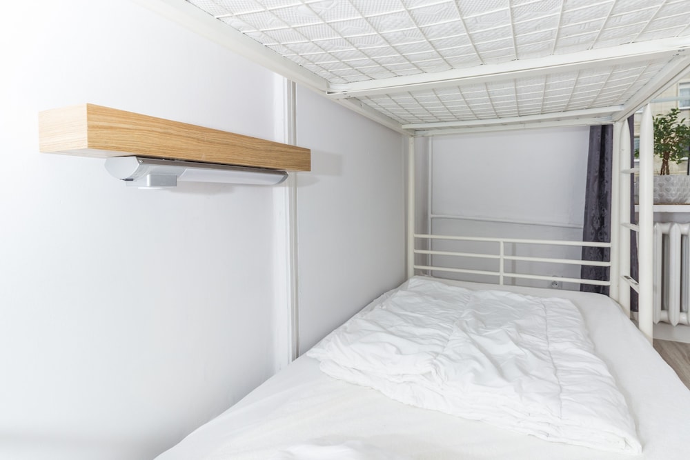MIXED DORM, 4 PEOPLE, SHARED BATHROOM
