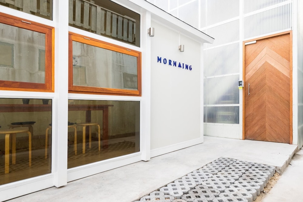 Morn-Ing Hostel 3/48