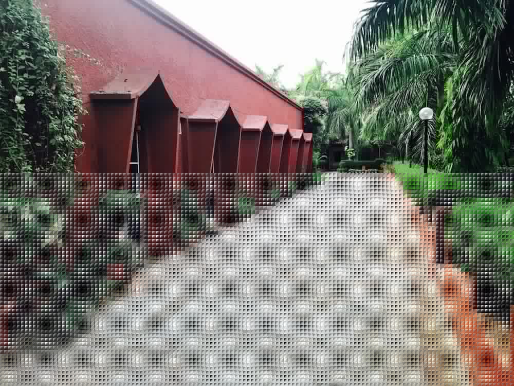 Hotel Sheela 48/53