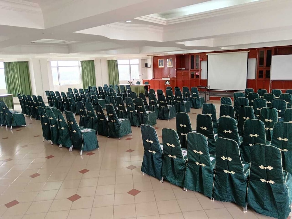 OYO 1236 Hotel Green Park 45/58