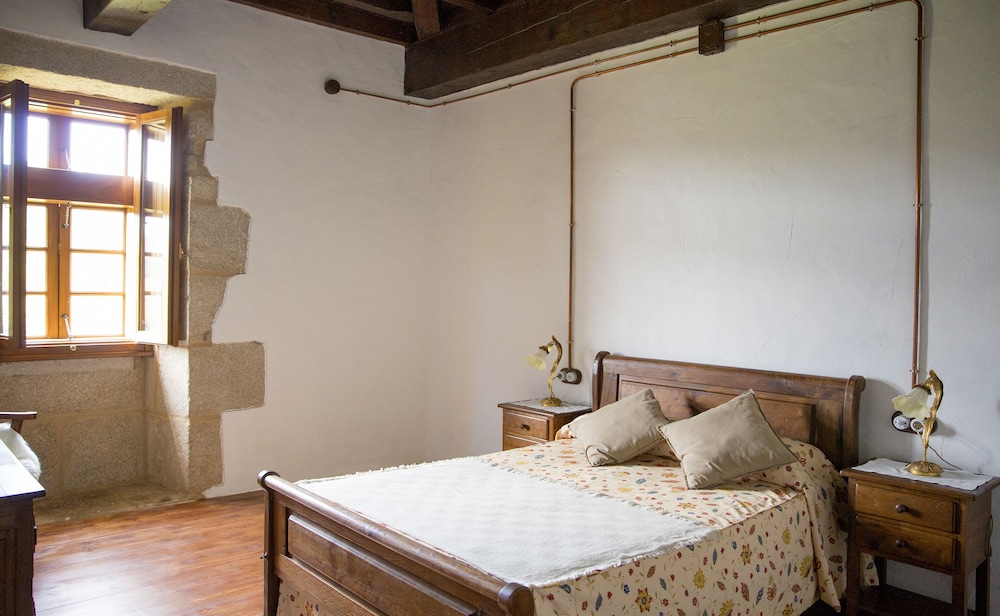 Hostel Monasterio De Moraime 1/26