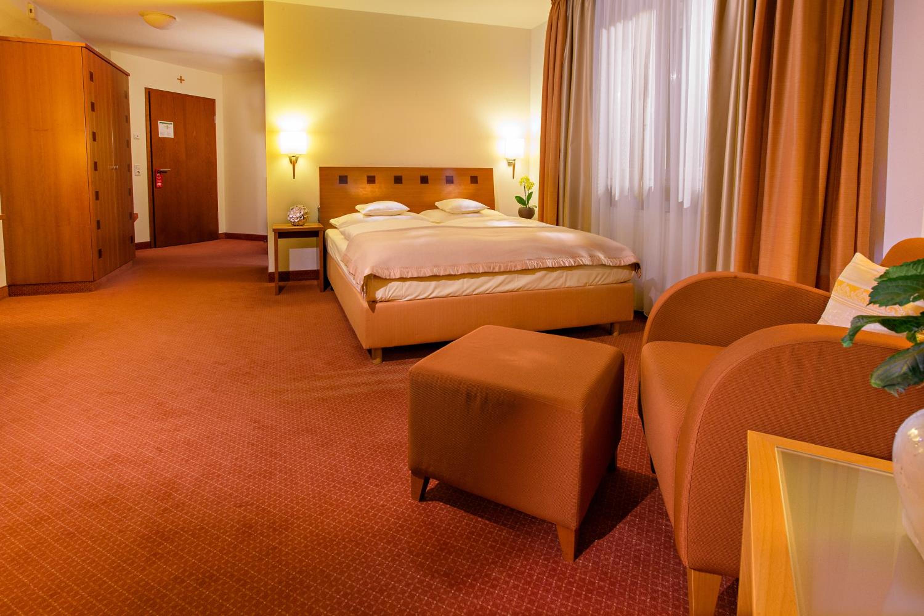 غرفة كلاسيكية بسرير مزدوج، Seehotel Niedernberg - Das Dorf am See 3/10