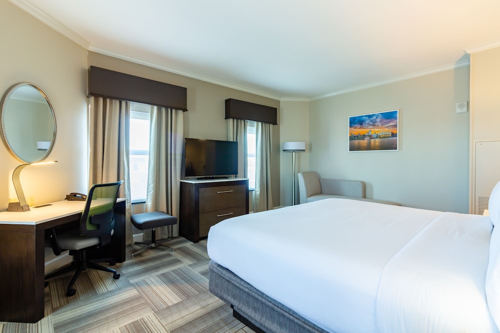 Holiday Inn Express Savannah Historic District 27/74