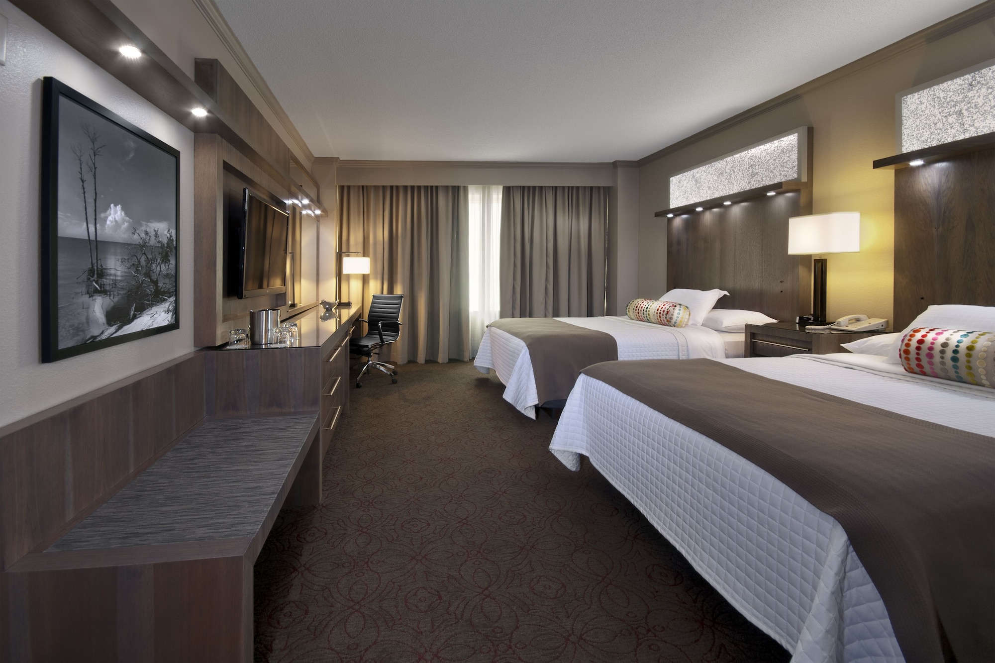 STANDARD, 2 QUEEN BEDS