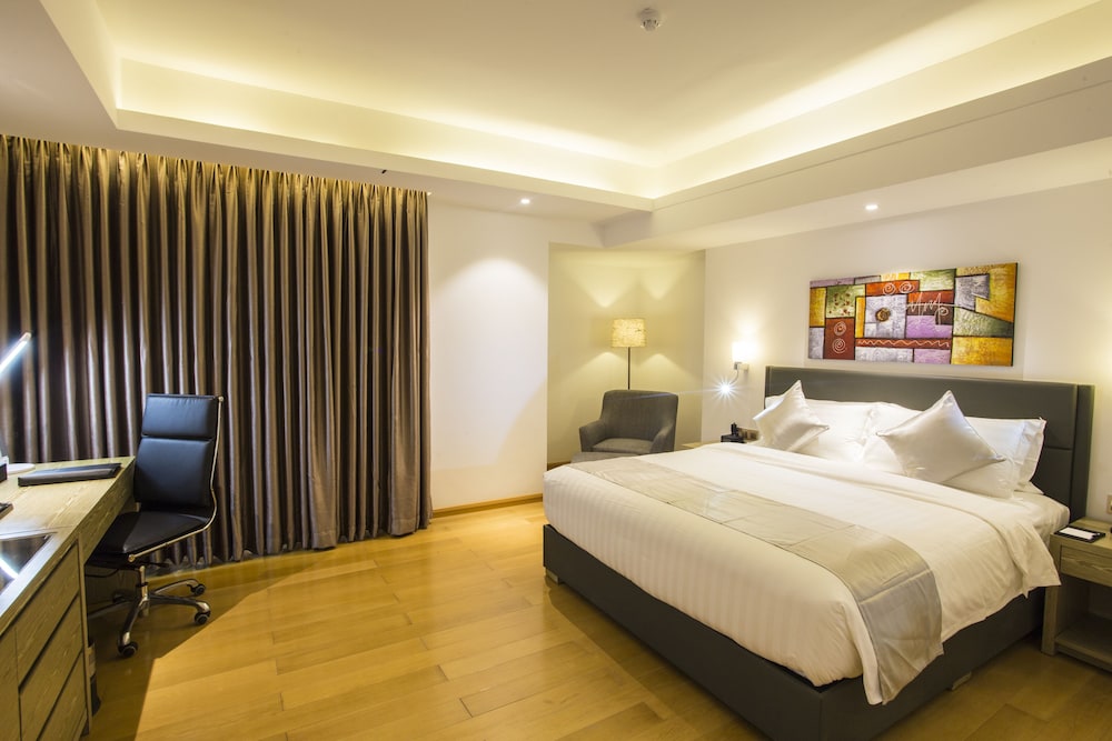Golden Tulip the Grandmark Dhaka 22/60