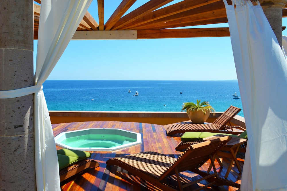 Hotel Palmas De Cortez 32/50